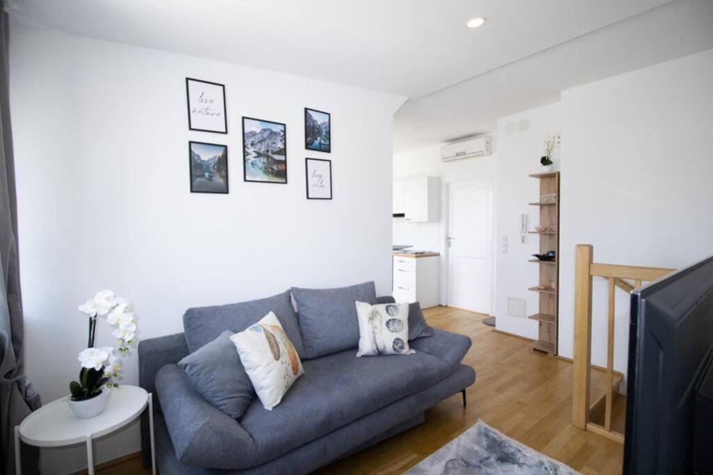 Sunny & Cozy Penthouse With Balcony L Dg4'14 Apartment Vienna Exterior photo