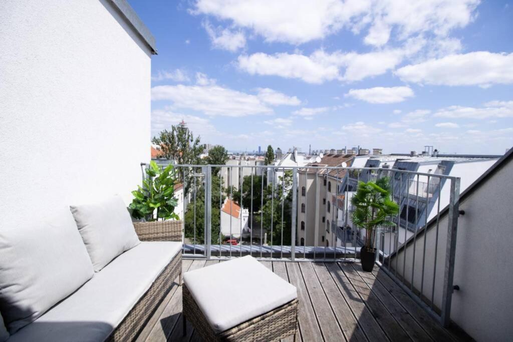 Sunny & Cozy Penthouse With Balcony L Dg4'14 Apartment Vienna Exterior photo
